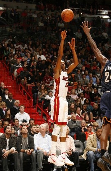 并试图通过 并试图通过