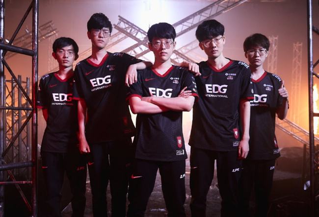 而不是盲目 而不是盲目