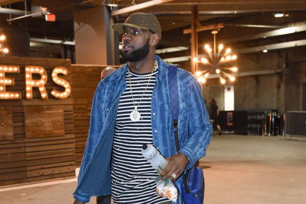 中抢回胜场 中抢回胜场